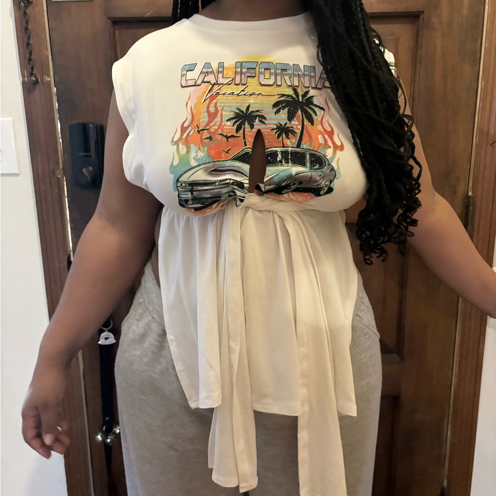 SHEIN California Vacation Tie-Front Tee